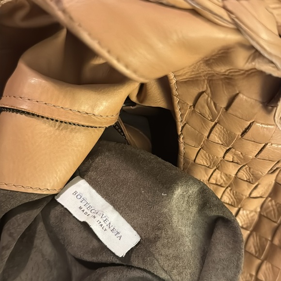 Bottega Veneta Large Travel Bag Intrecciato Leather Hobo Carmel Beige - Picture 13 of 16